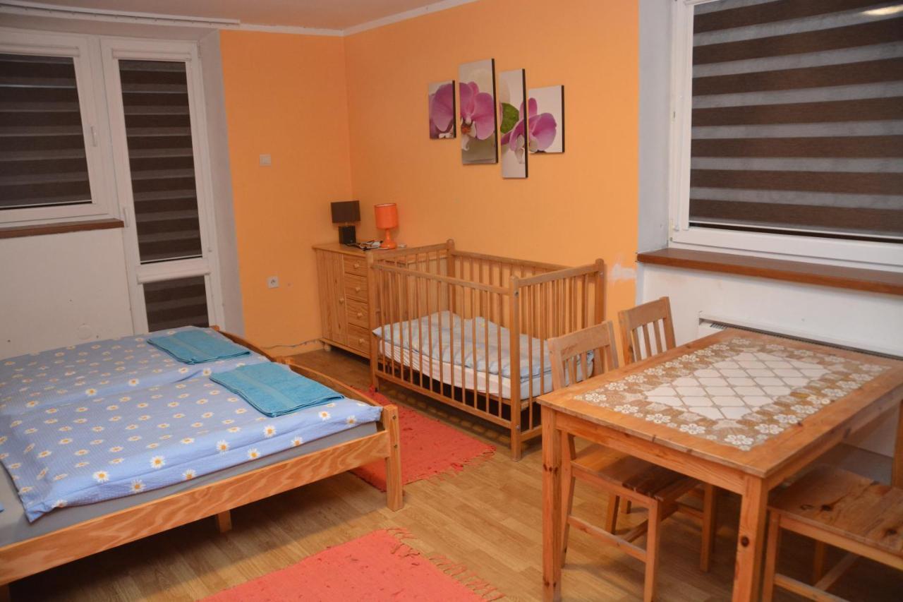 Privat Alexandra Lägenhet Liptovský Mikuláš Exteriör bild